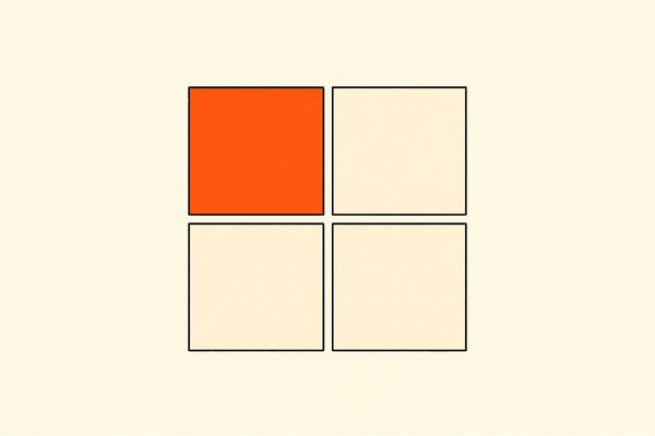 Quatro quadrados em grade dois por dois, com o superior esquerdo em laranja.